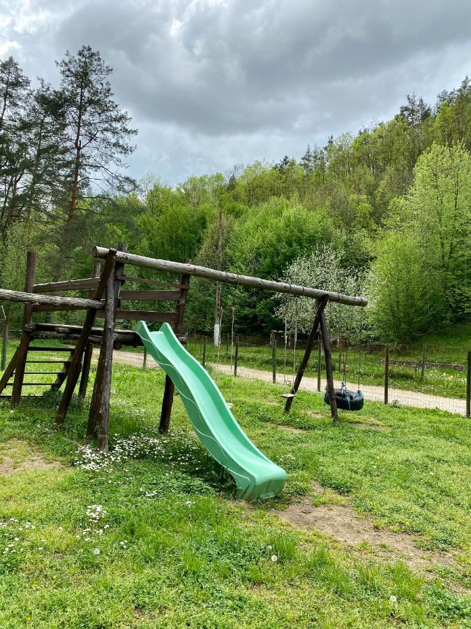 Bed and Breakfast House In The Woods Resita Esterno foto