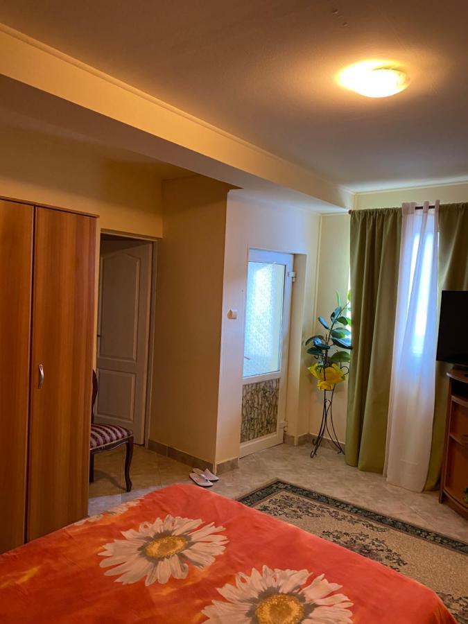 Bed and Breakfast House In The Woods Resita Esterno foto