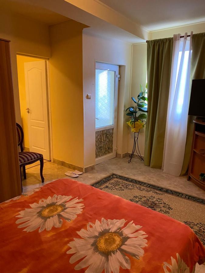 Bed and Breakfast House In The Woods Resita Esterno foto